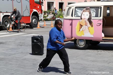 Kamnik obiskala bolna Karolina z družino  (7)